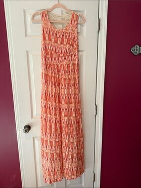 DAISY FUENTES.  Sleeveless Orange Chevron Maxi Dress